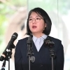 ‘가족여행에 공항 귀빈실’ 용혜인, 직권남용 고발 당했다