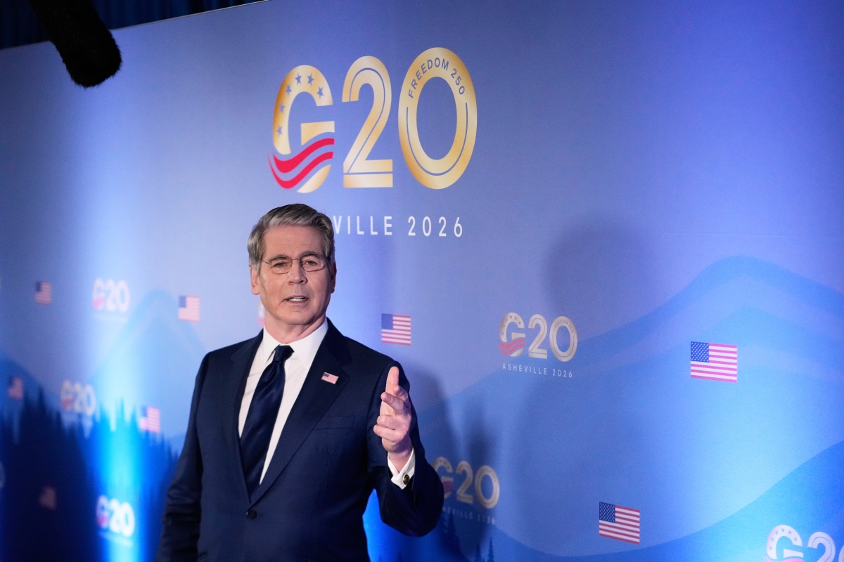 1일(현지시간) 미국 노스캐롤라이나주 애슈빌에서 열린 주요 20개국(G20) 재무장관 회의에서 스콧 베선트 미 재무장관이 취재진 질문에 답변하고 있다. AP 연합뉴스