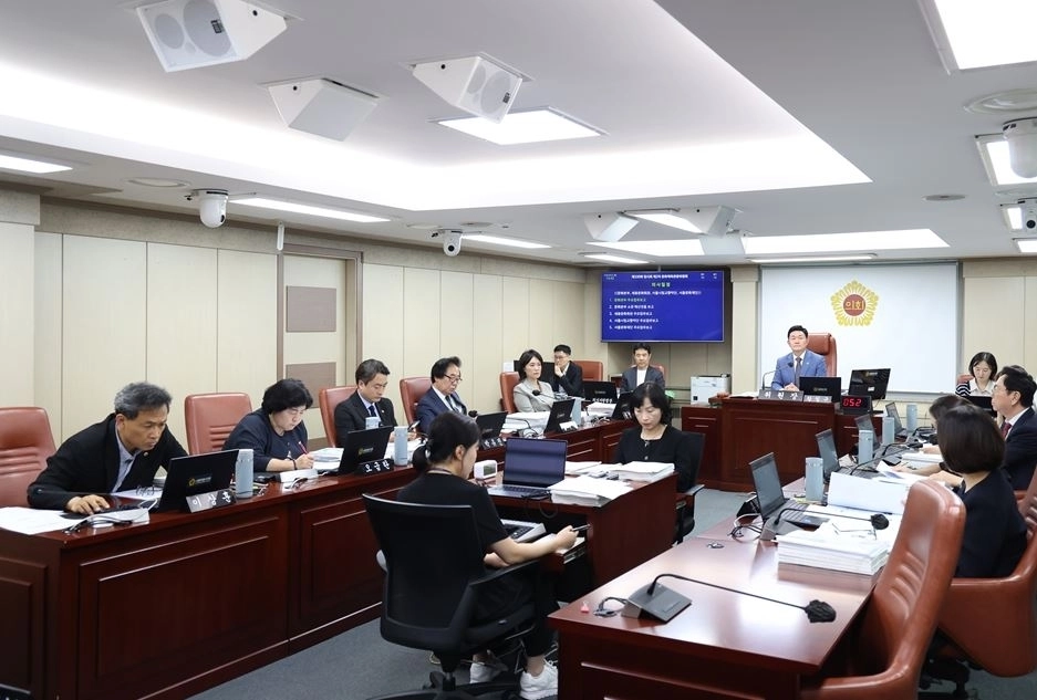 서울시의회 문화체육관광위원회 회의 현장. 서울시의회 제공