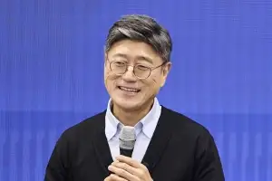 “불편함의 골짜기 견디면 AI 초생산성 혁신”