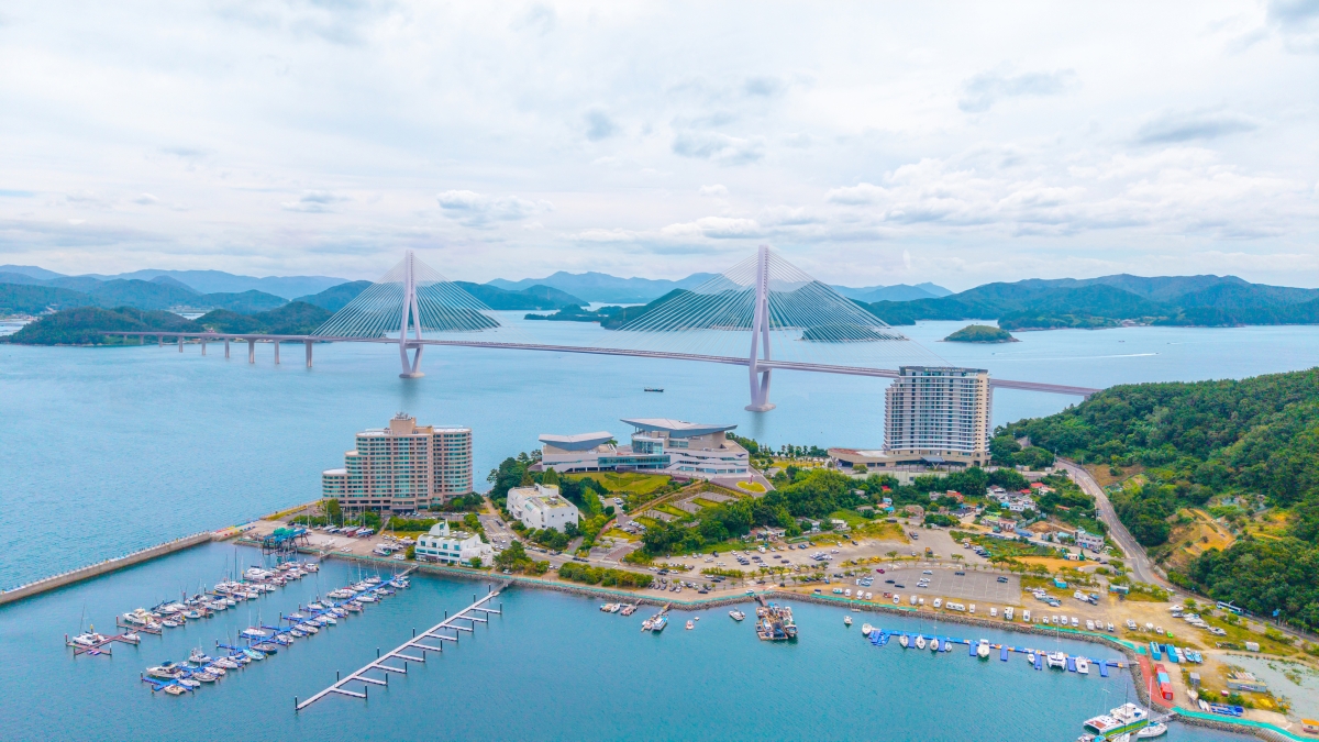 경남 통영 도남동과 한산도를 잇는 해상교량 ‘한산대첩교’ 조감도. 통영시 제공