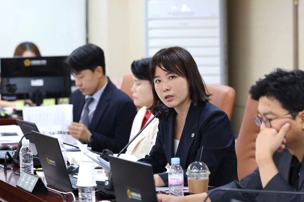 제339회 임시회 교육위원회 주요업무보고에서 질의하는 윤유진 의원. 서울시의회 제공