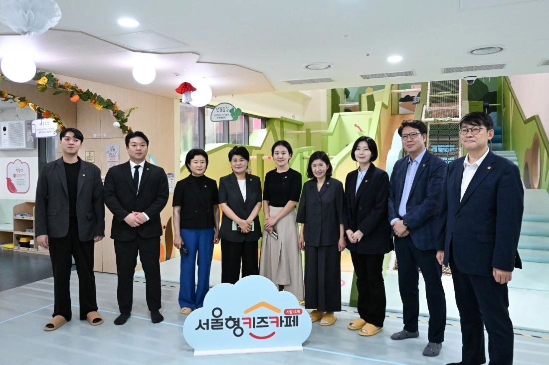 서울여성·가족플라자 현장 방문-이인애 의원(오른쪽에서 세 번째). 서울시의회 제공