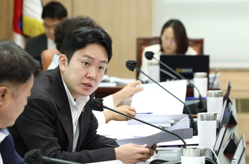 질의하는 노성철 의원. 서울시의회 제공