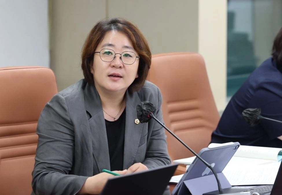 지난 2일 환경수자원위원회 소관 정원도시국 업무보고에서 질의하는 목소영 의원. 서울시의회 제공