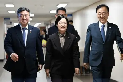 행정·공공기관 이전 기자회견 입장하는 한성숙 총리