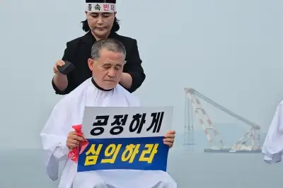 새만금신항 향한 막판 구애…정성주 김제시장은 삭발