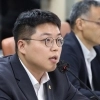 thumbnail - 김현우 서울시의원 “조성된 지 16년 된 노후 인조잔디 야구장, 방치 대신 전면 개선 촉구”