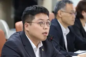 김현우 서울시의원 “조성된 지 16년 된 노후 인조잔디 야구장, 방치 대신 전면 개선 촉구”
