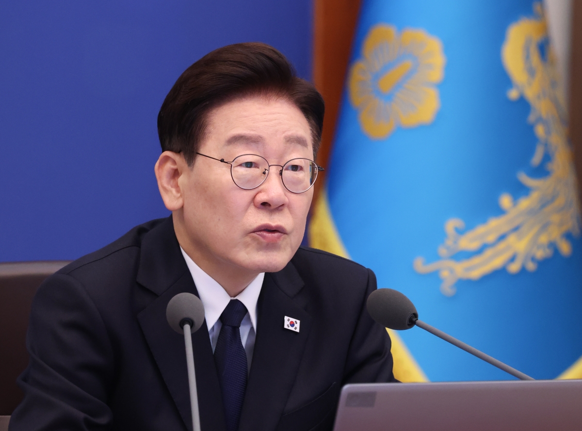 수석보좌관회의 발언하는 이재명 대통령