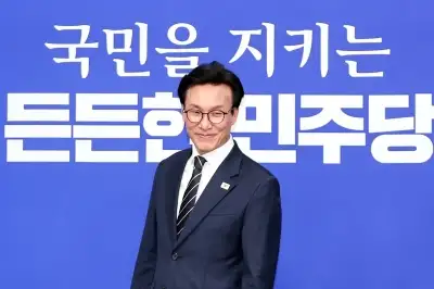 민주당 여론조사에 ‘거짓말 응답’ 유도… 경찰, 유튜버 수사