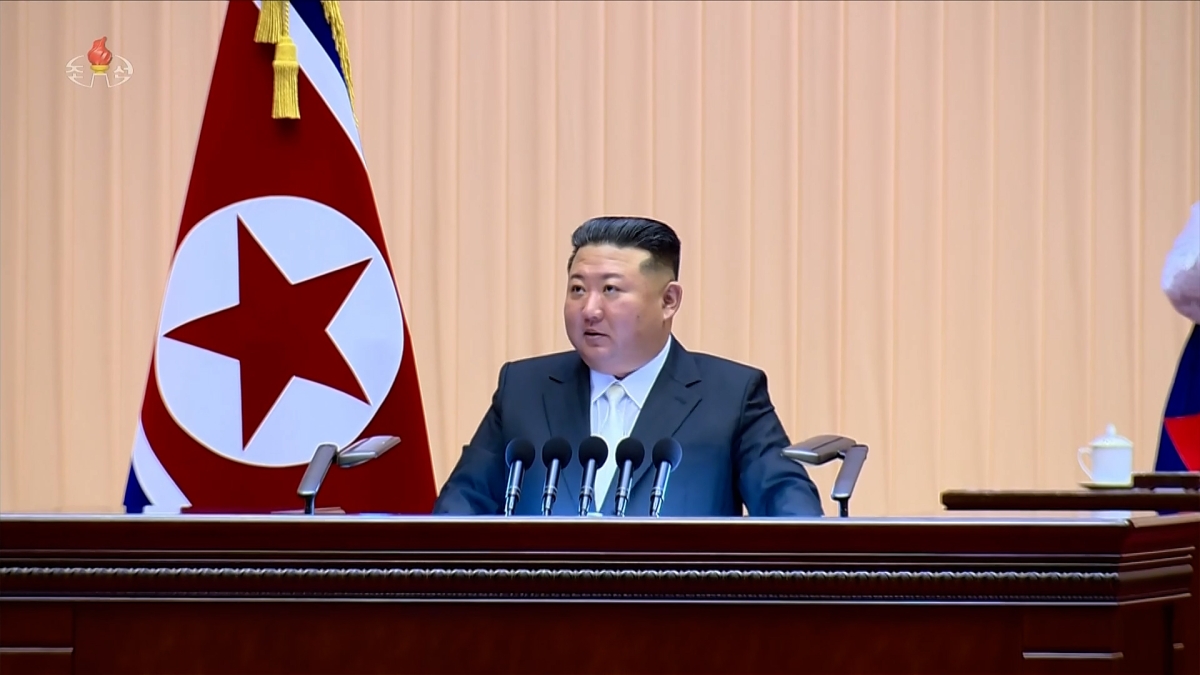 김정은 북한 국무위원장이 지난 2일 평양에서 열린 제15차 전국교원대회 개막회의에서 연설했다고 조선중앙TV가 3일 보도했다. [조선중앙TV 화면] 2026.9.3  연합뉴스