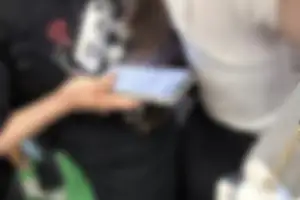 “이 아저씨 조심해라” 목격담 속출…女 뒤에 바짝 붙은 남성 ‘체포’