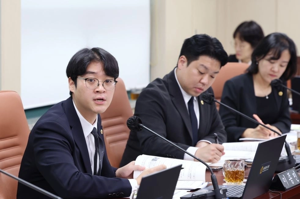 질의하는 이종민 의원. 서울시의회 제공