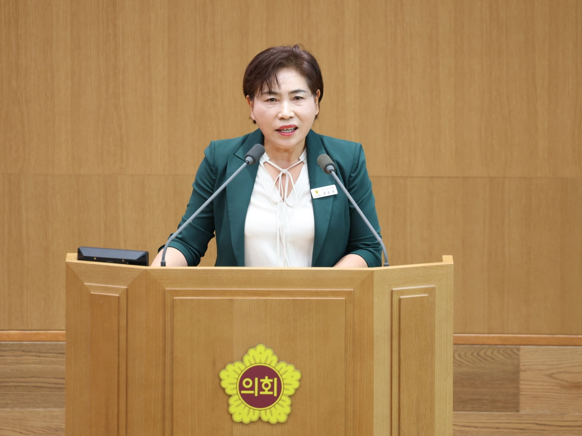 ▲국은주 보건복지위원회 부위원장이 3일 열린 제393회 임시회 제3차 본회의에서 사회복지종사자 처우개선 사각지대 해소를 촉구하며 5분 자유발언을 하고 있다. (사진=경기도의회)