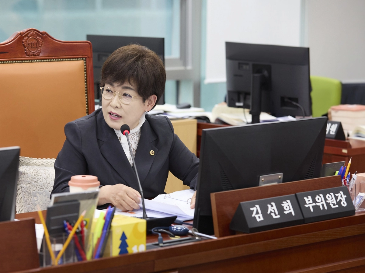 ▲교육기획위원회 김선희 부위원장이 4일 열린 제393회 임시회 제1차 교육기획위원회 회의에서 발언하고 있다. (사진=경기도의회)