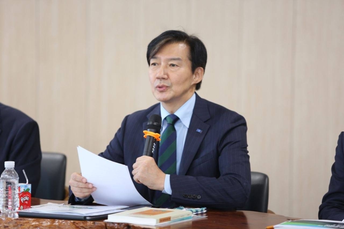 조국 조국혁신당 혁신정책연구원장이 지난 3일 전남광주 북구 엠에스엘에서 ‘호남 반도체 클러스터 성공 방안’을 주제로 열린 정책간담회에 참석해 발언하고 있다. 전남광주 연합뉴스