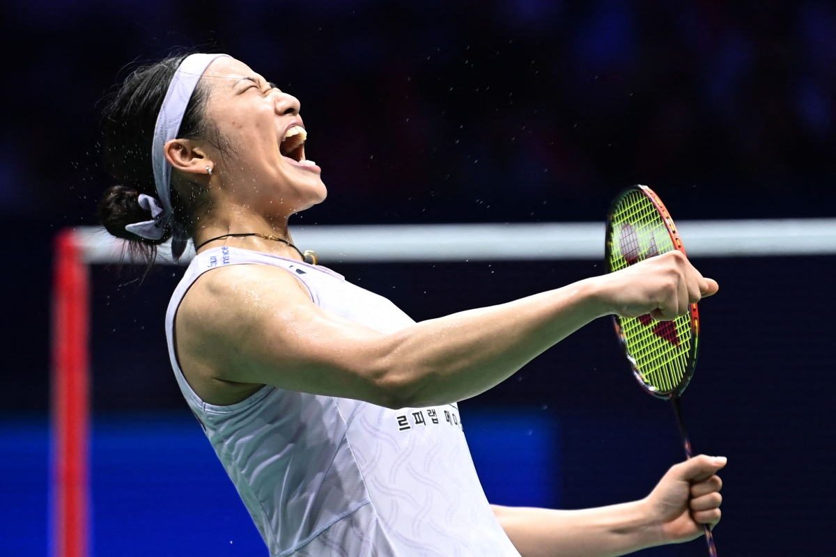 안세영이 5일 중국 광둥성 선전 아레나에서 열린 2026 세계배드민턴연맹(BWF) 월드투어 중국 마스터스(슈퍼 750) 준결승에서 일본의 야마구치 아카네를 꺾은 뒤 포효하고 있다. 2026.9.5 선전 AFP 연합뉴스