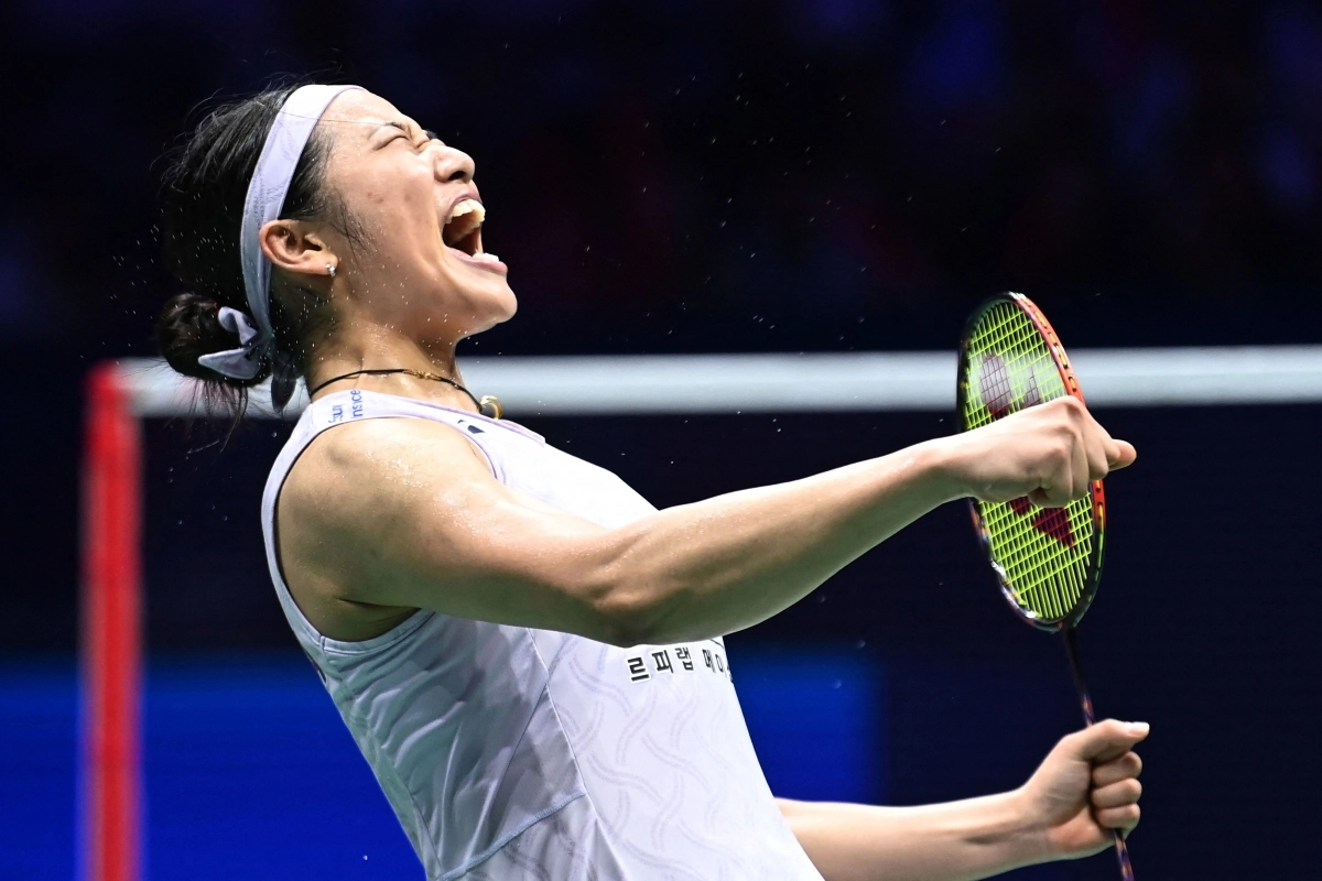 안세영이 5일 중국 광둥성 선전 아레나에서 열린 2026 세계배드민턴연맹(BWF) 월드투어 중국 마스터스(슈퍼 750) 준결승에서 일본의 야마구치 아카네를 꺾은 뒤 포효하고 있다. 2026.9.5 선전 AFP 연합뉴스