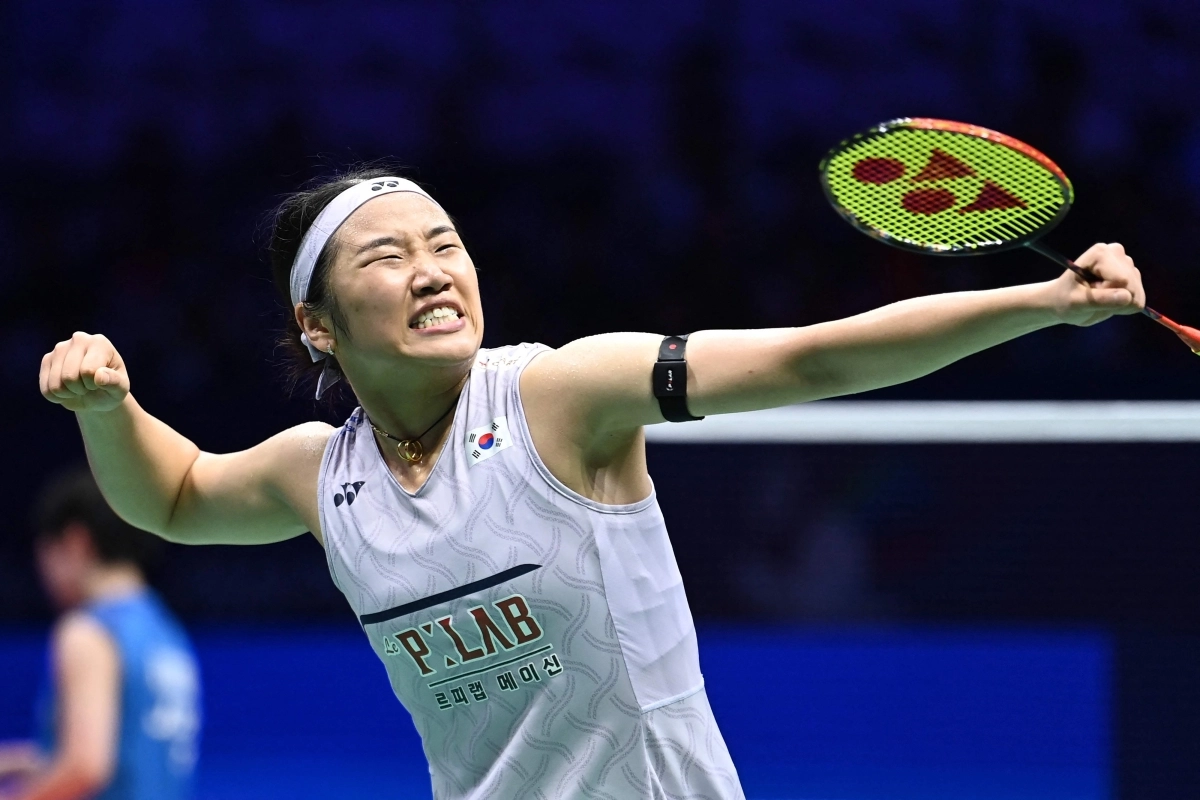 안세영이 5일 중국 광둥성 선전 아레나에서 열린 2026 세계배드민턴연맹(BWF) 월드투어 중국 마스터스(슈퍼 750) 준결승에서 일본의 야마구치 아카네를 꺾은 뒤 포효하고 있다. 2026.9.5 선전 AFP 연합뉴스
