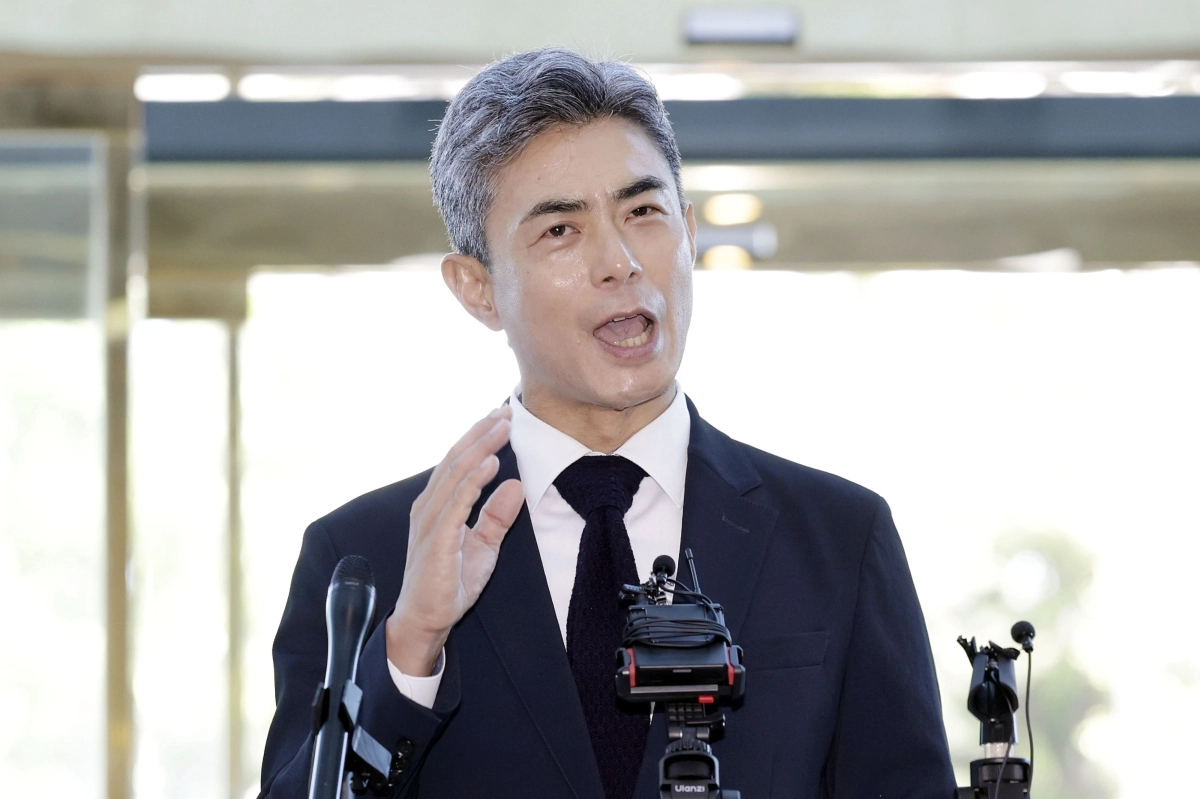 질문 답변하는 강신철 후보자