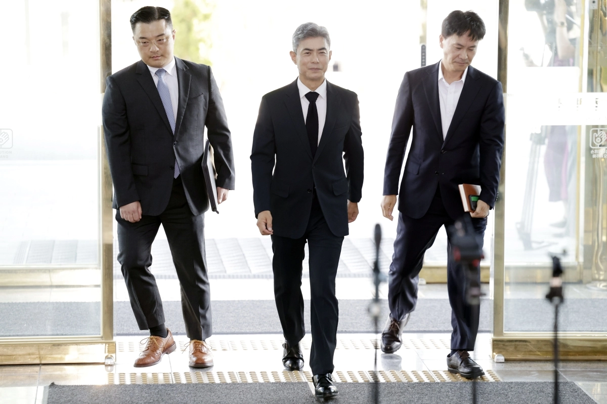 강신철 국방부 장관 후보자가 3일 서울 용산구의 인사청문회 준비 사무실로 들어서고 있다. 2026.9.3 뉴시스