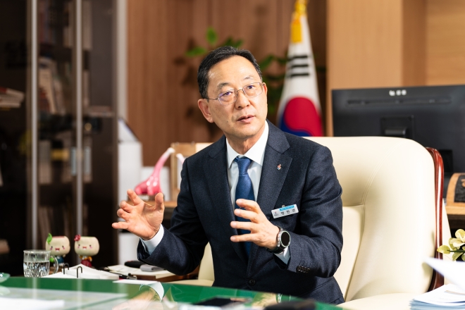 “해남 태양광·신안 풍력 묶어 ‘전국 최대 에너지 허브’… RE100 국가산단 최적지”