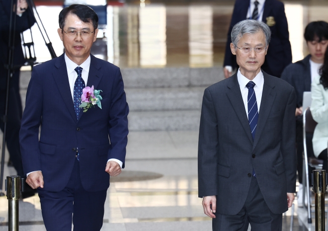혼란 속 퇴임하는 이흥구 대법관 “법원 불신 심각…겸허한 인정·적절한 소통 필요”