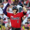이것이 슈퍼스타다! 홈런 1위 김도영 8월 MVP 선정…곽빈 제쳤다