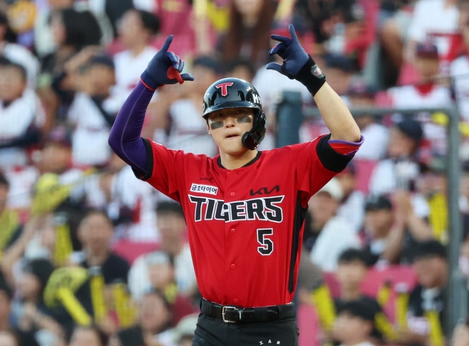 이것이 슈퍼스타다! 홈런 1위 김도영 8월 MVP 선정…곽빈 제쳤다