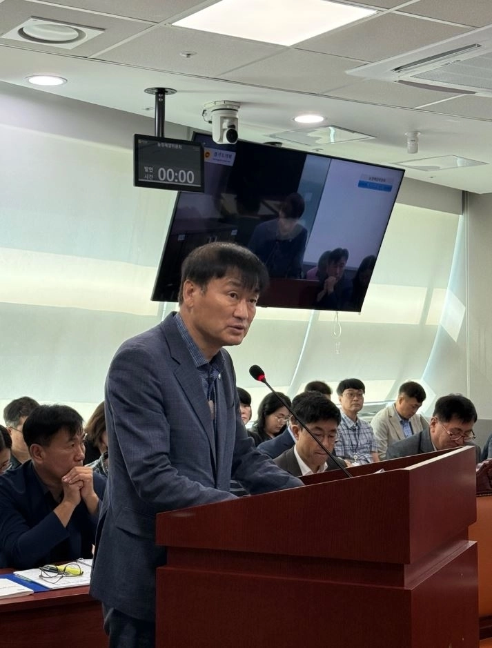 ▲ 7일 열린 제393회 임시회 제1차 농정해양위원회 회의에서 질의중인 서광범 의원(사진=경기도의회)