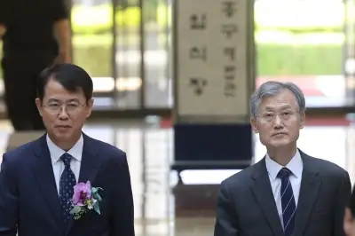靑·대법 갈등 속 떠나는 이흥구… “계엄 후 입장 전달 실패, 법원 불신 심각”