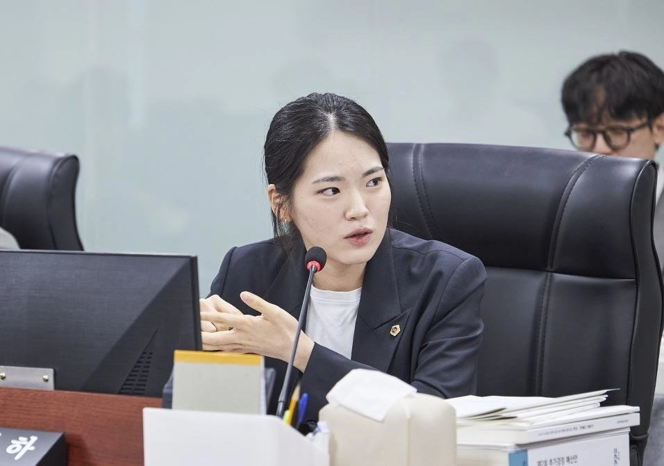 ▲ 7일 열린 제393회 임시회 제1차 미래과학협력위원회 2026년 제2회 추가경정예산안 심사에서 질의하는 서인하 의원(사진=경기도의회)