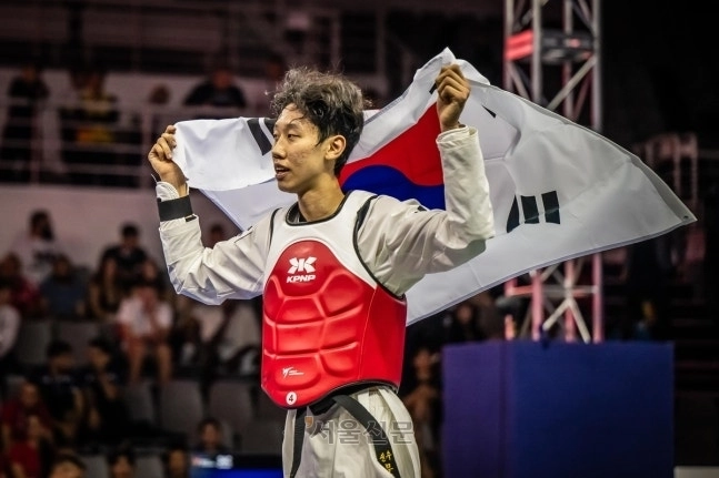 무주 태권도원 2026 세계 태권도 그랑프리 남자 68㎏급 우승자 문진호. 세계태권도연맹 제공