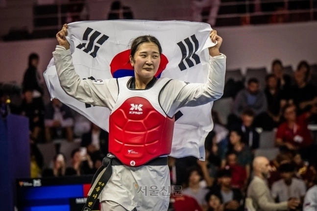 무주 태권도원 2026 세계 태권도 그랑프리 여자 67㎏ 초과급 우승자 송다빈. 세계태권도연맹 제공