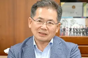 김진열 군위군수 “생활인구 확대… 소멸 위기 도시에 활력 불어넣을 것”