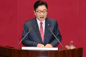 정점식 “비열한 폭정·국민 암장 시대…개헌 논의 절대 없다”