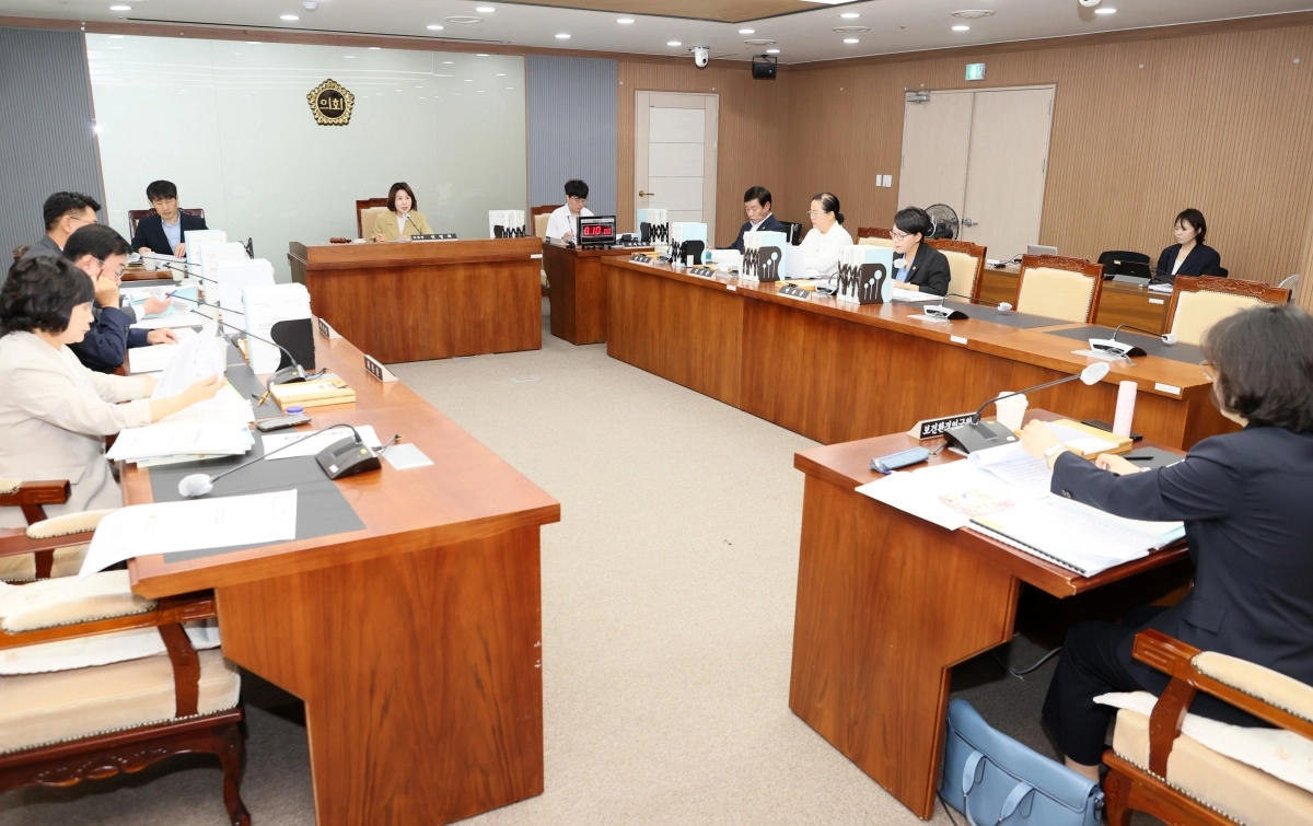 충남도의회 제371회 임시회 제1차 보건복지환경위원회가 열리고 있다. 도의회 제공