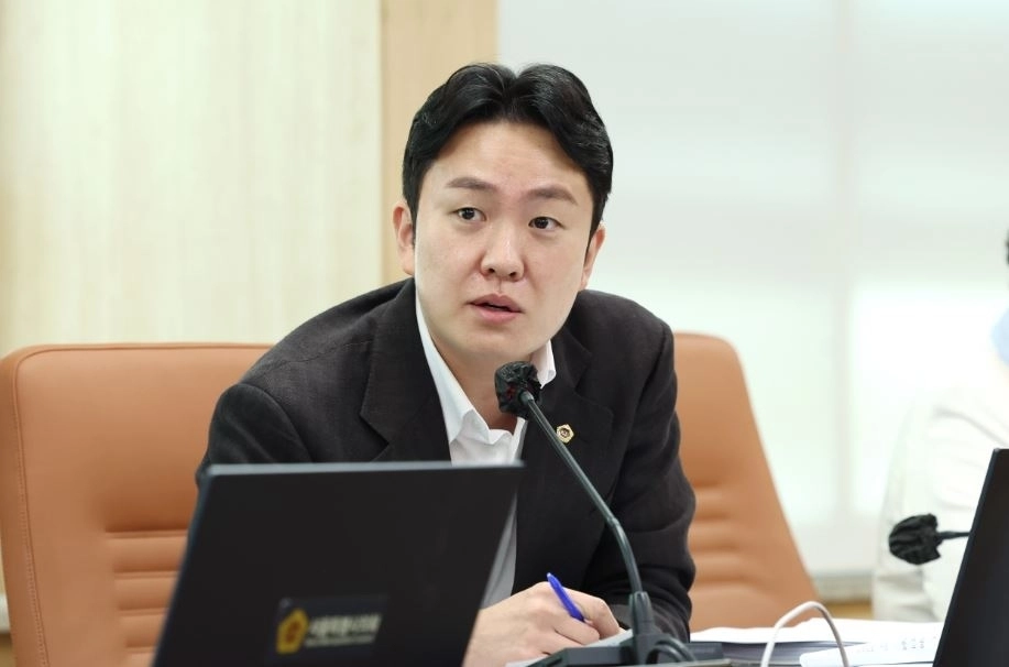 질의하는 노성철 의원. 서울시의회 제공
