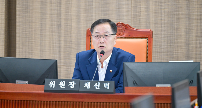 채신덕 경기도의회 문체위원장 “재정 어렵다고 문화·체육·관광부터 줄여선 안 돼…도민 행복 기준 삼아야”