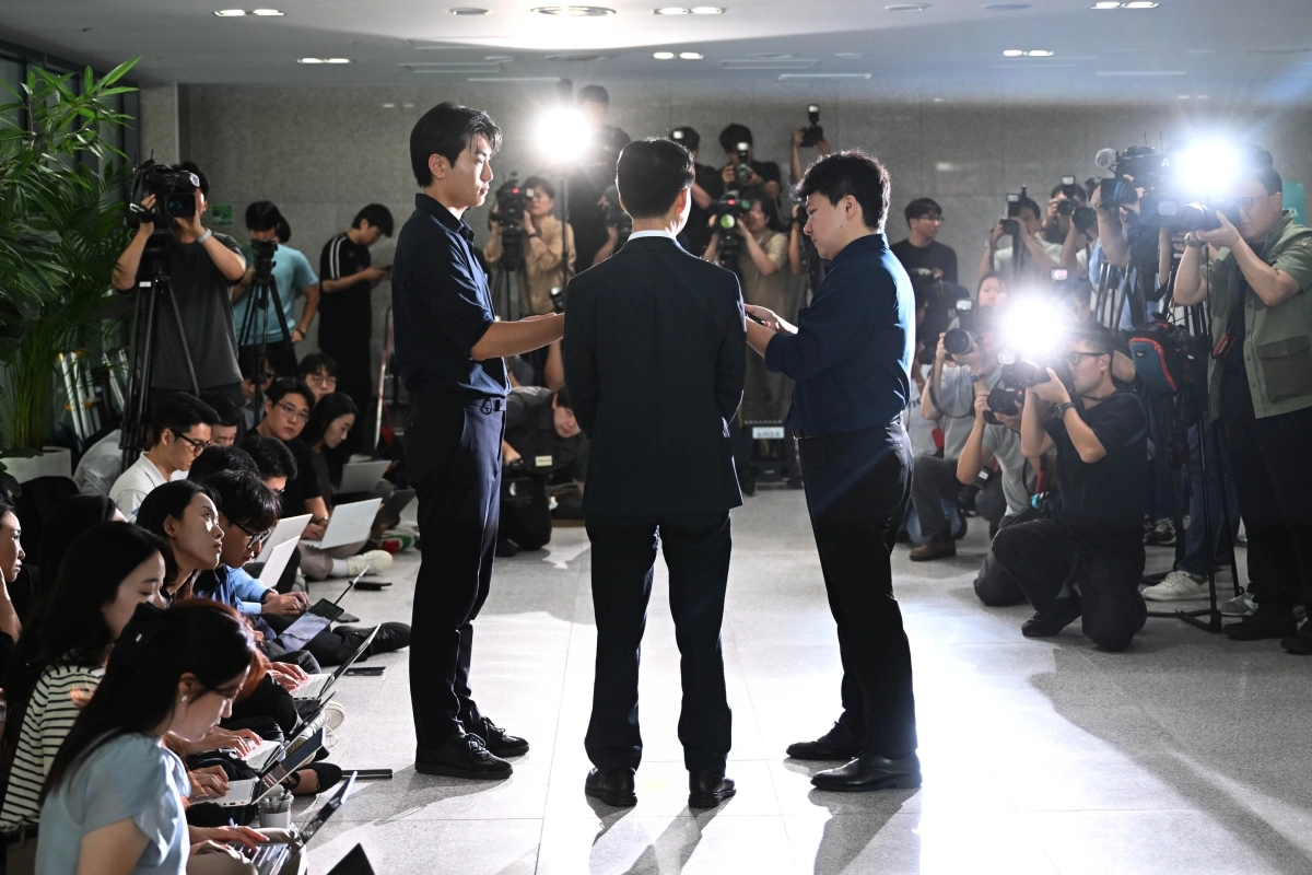 중대범죄수사청장 후보로 지명된 김지용 변호사가 8일 서울 종로구 정부서울청사 창성동 별관에 마련된 인사청문회 준비 사무실로 출근하며 취재진에 소감을 밝히고 있다. 2026.9.8 홍윤기 기자