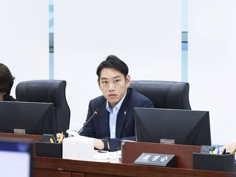 ▲ 지난 7일 열린 경기도의회 제393회 임시회 보건복지위원회 제2차 회의에서 질의하는 이건희 의원(사진=경기도의회)
