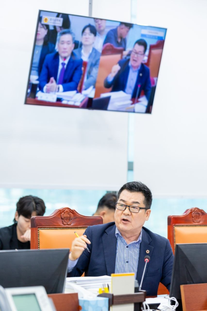 박정균 경기도의원, 재정위기라면 삭발 각오로 중앙정부와 제도개선 싸워야