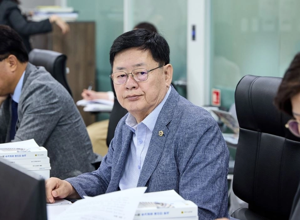 ▲ 지난 7일 제393회 임시회 제1차 농정해양위원회에서 진행된 농수산생명과학국 소관 제2회 추가경정예산안 심사에서 질의하는 이선구 의원(사진=경기도의회)