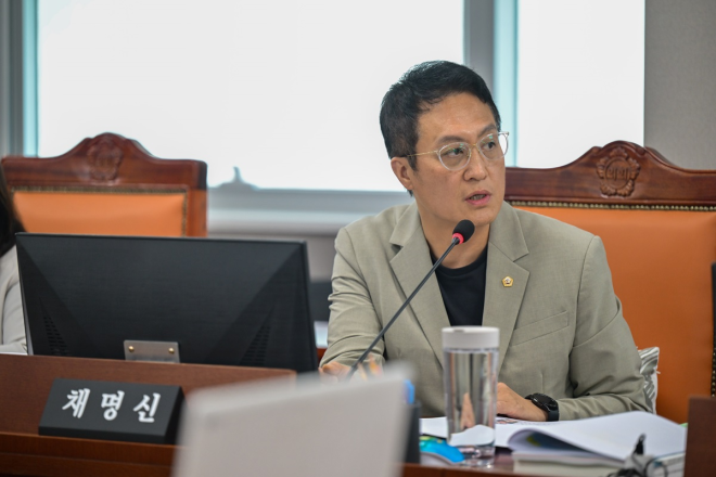 채명신 경기도의원 “예산은 줄어도 도민 문화서비스까지 줄어선 안 돼”