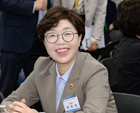박옥분 경기도의원, 어린이 건강과일 지키고 비예산·저예산 대안도 발굴해야