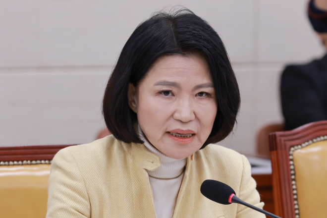 국회 과방위, 與 주도 이진숙 ‘발언·표결 제한’ 결의안 의결