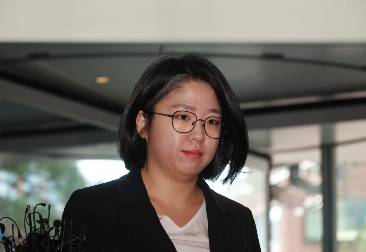 용혜인 성평등가족부 장관 후보자가 지난 7일 서울 서대문구에 마련된 인사청문회 준비 사무실로 출근하고 있다. 연합뉴스
