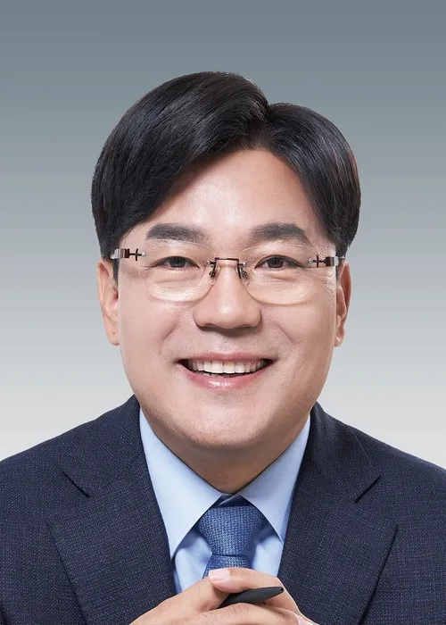 최만식 경기도의원 “추석 장바구니 비상인데 42억 삭감” 농수산물 할인쿠폰 감액 질타