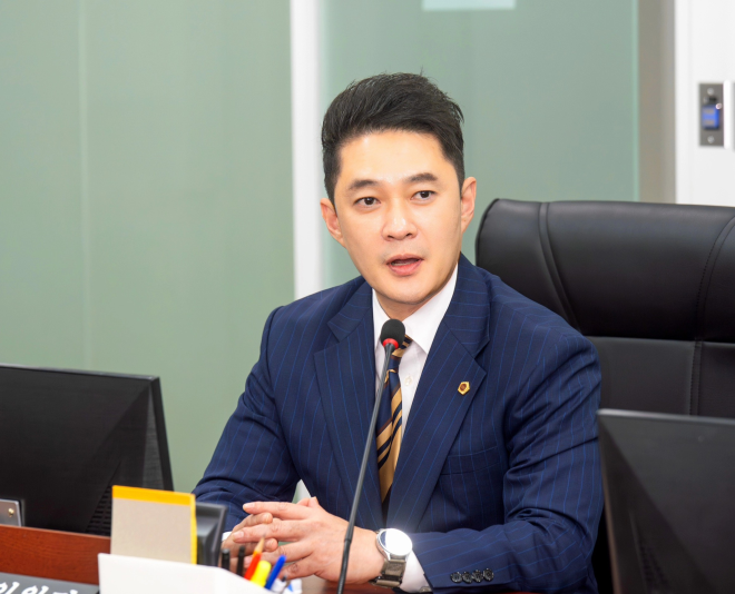 전석훈 경기도의원, 전국 첫 휴머노이드 로봇산업 지원 조례 상임위 통과